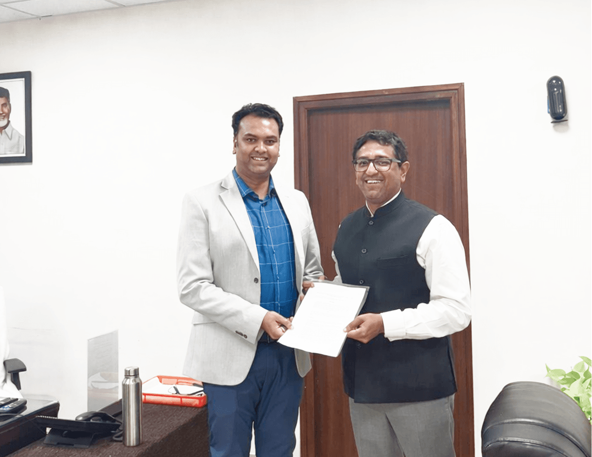 Mr. Saurabh Gaur, IAS signing MoU with Crescent Meditours